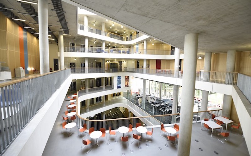 Mezzanine floor in an office space